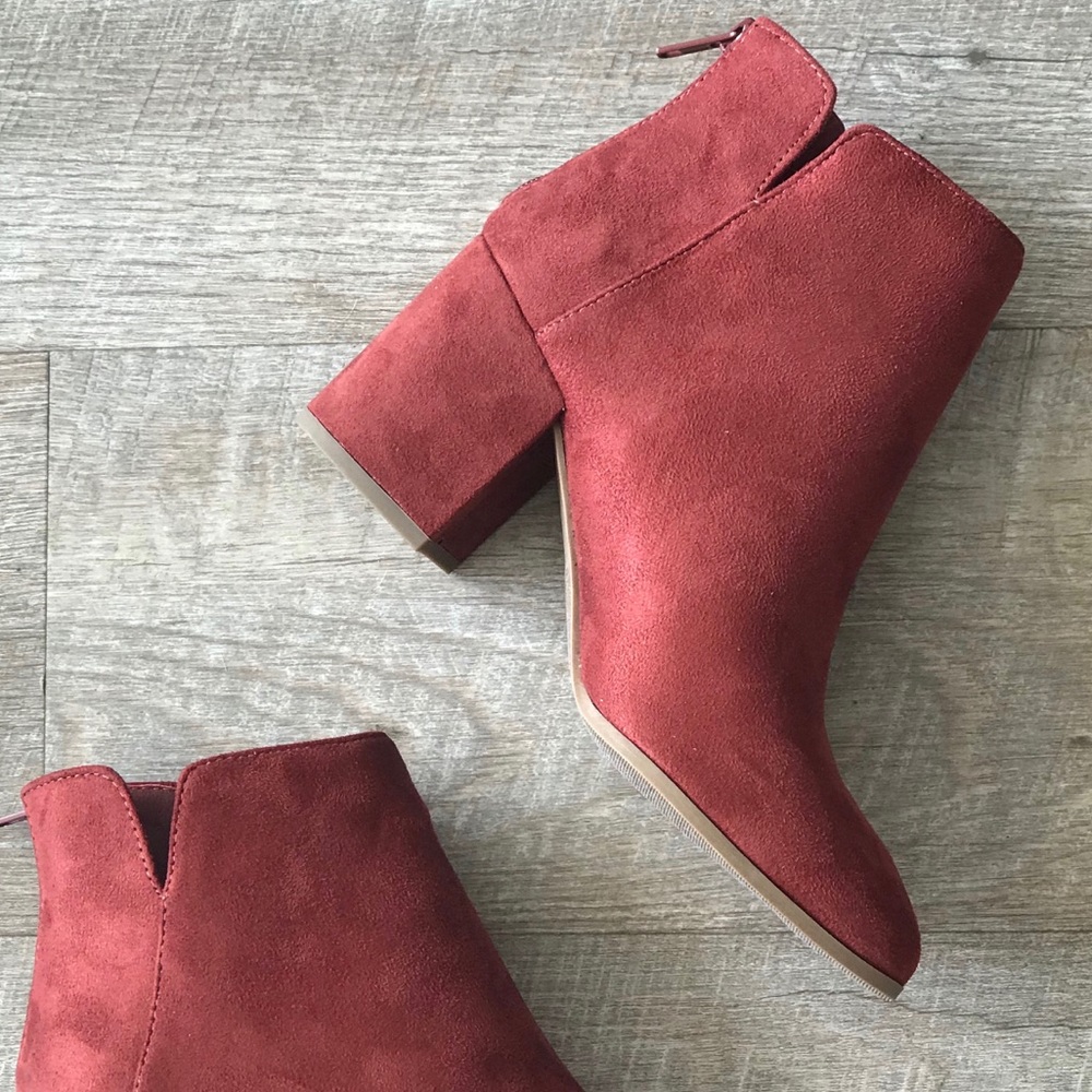 Delicious Locate Rust Suede Ankle Heeled Booties - Picture 7 of 7